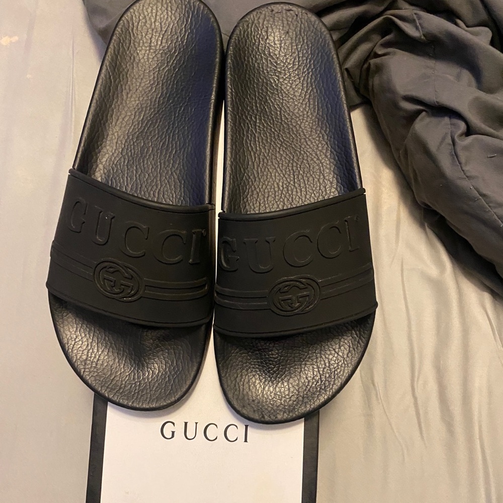 Matte black Slides